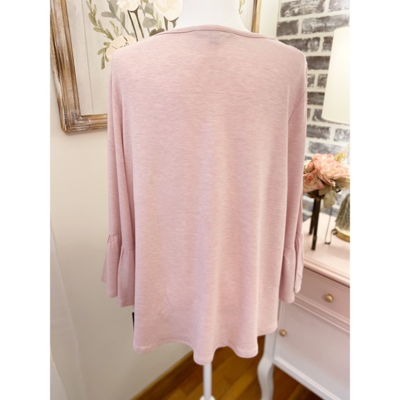 NWOT {Zac & Rachel} Top with pearl accents - Picture 6 of 8